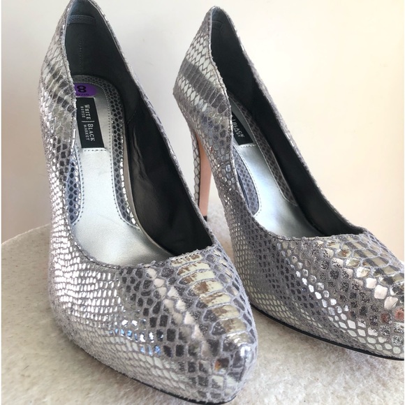 White House Black Market Metallic Silver Snake Heels Pumps scallop edge size 8 - Picture 14 of 17